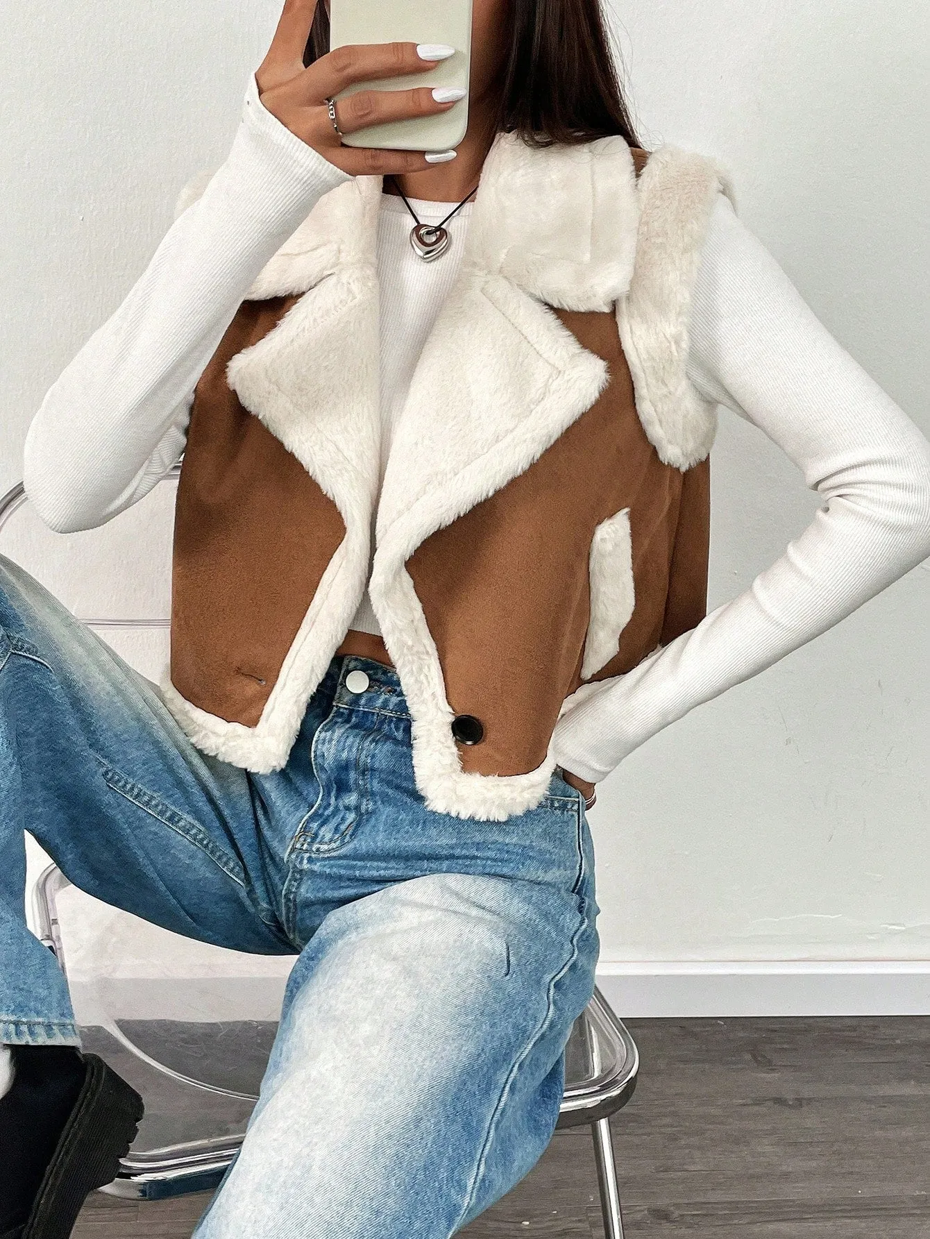 Essnce Brown Sleeveless Faux Pocket Fur-Lined Warm Vest Jacket