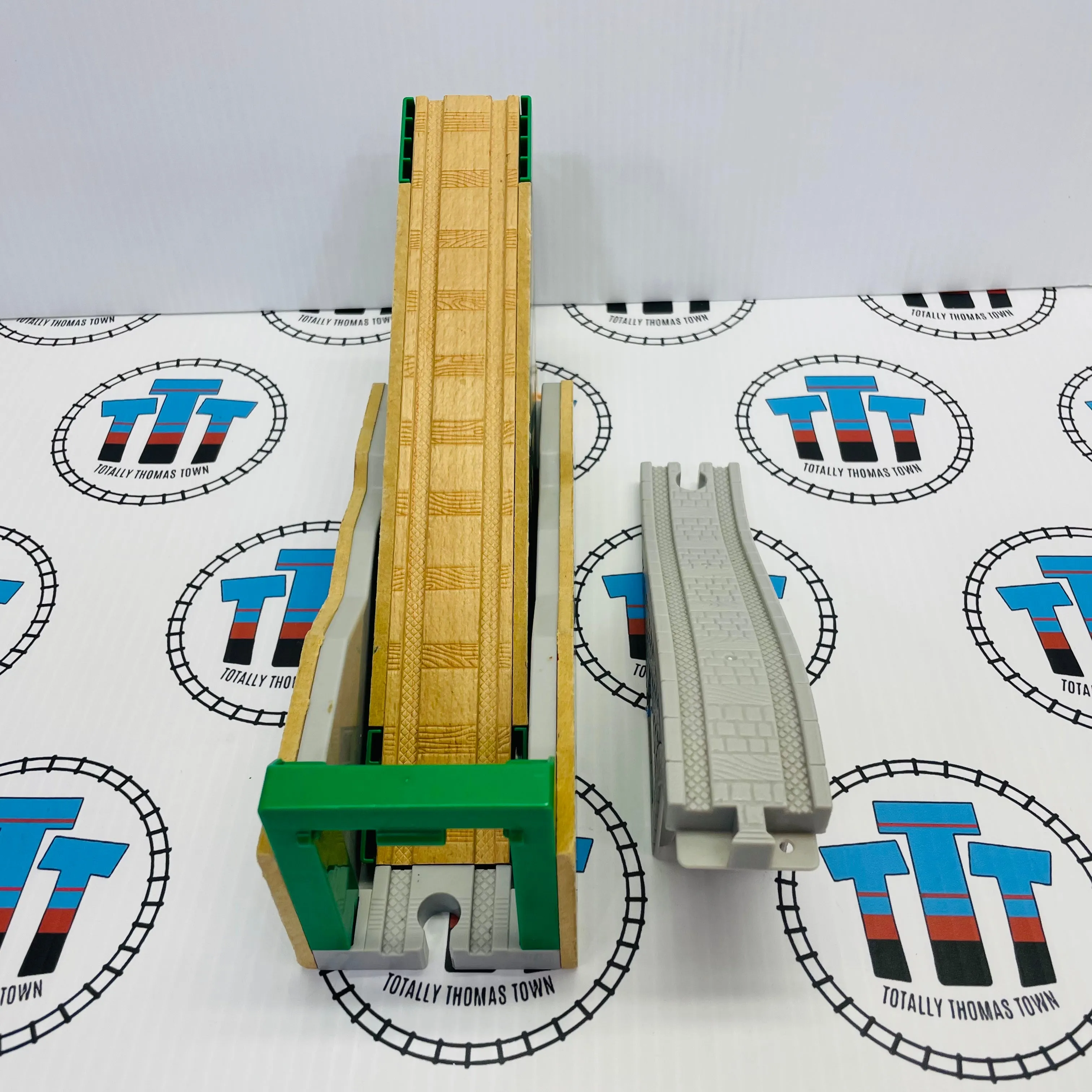 Tidmouth Tipping Bridge Missing Door (Doesn't Affect Use) Wooden - Used